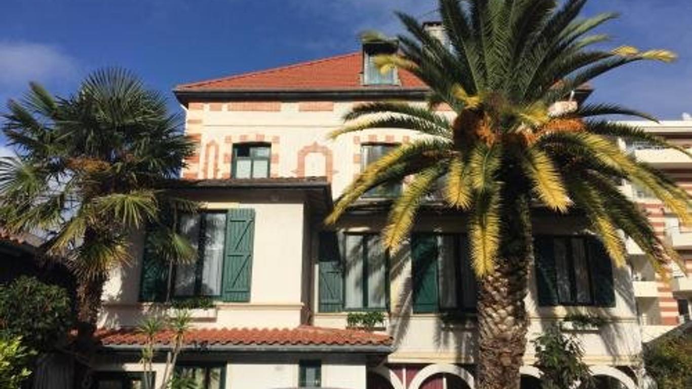 Hôtel-Résidence Le Grillon