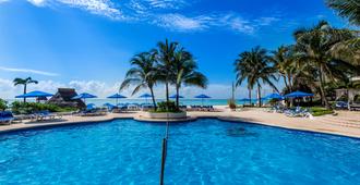 珊瑚帕拉亚卡度假村及水疗中心 - 卡门海滩 - 游泳池