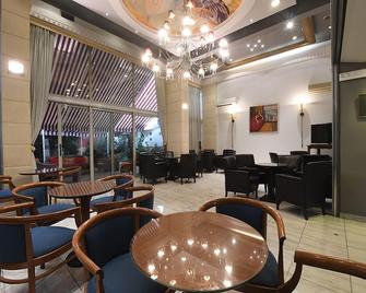 埃菲拉酒店 - 科林斯 - 餐馆