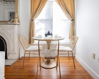 Decadent Luxury - Covington Condo - 卡温顿 - 餐厅