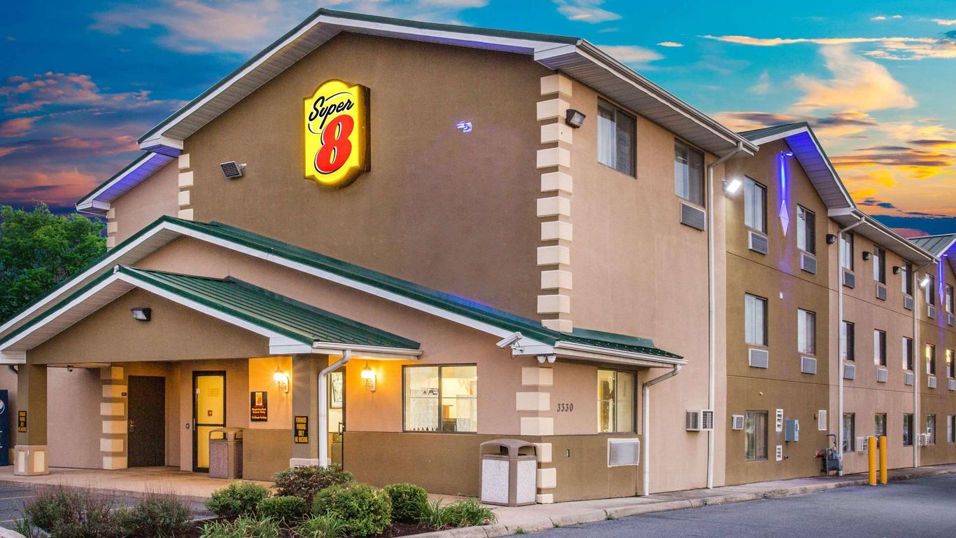 哈里森堡速8酒店