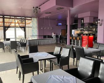 欧瓦格劳尔酒店 - 斯维诺乌伊希切 - 餐馆