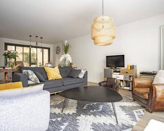 Beautiful triplex house 220m2 bordeaux center with terrases and garage - 波尔多 - 客厅