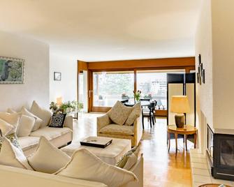 Tourelle 2 - Spacieux appartement dans le centre de Genève - 日内瓦 - 客厅