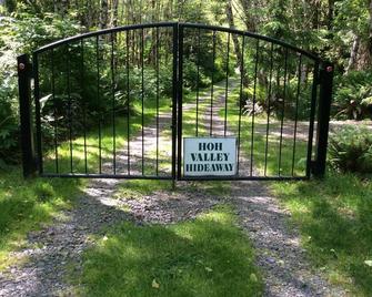 Private,Quiet,cabin,on 27 acres,w/ trails. near the Hoh Rain Forest Nat' l Park. - 福克斯 - 户外景观