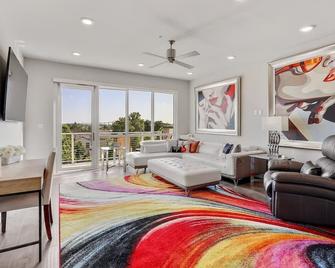 Brand New Poolside 1 Bedroom Condo - 新奥尔良 - 客厅