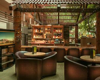 大峡谷广场酒店 - 图萨扬 - 酒吧