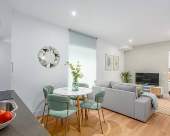 Nice studio close to Chamartin Orense I - 马德里 - 餐厅