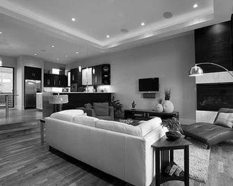 Townhouse 3 floors , 310 meters with pool - 圣荷西 - 客厅