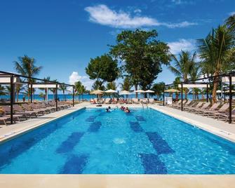 热带海湾 RIU 宫酒店 - 尼格瑞尔 - 游泳池