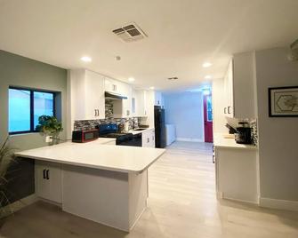 Modern Urban Oasis Conveniently Located near Downtown Phoenix. - 凤凰城 - 厨房