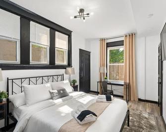 Modern City Luxury Home with Ample Parking in Charming Philly! - 费城 - 睡房