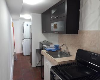 Apartamento Amoblado 1 Recamara Proximo Centro El Dorado., Albrook, Clayton - 巴拿马城 - 厨房