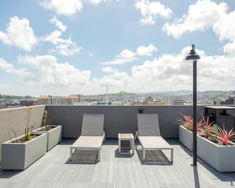 Ideal Hayes Valley Studio w/ Rooftop, W/D, 1 min to BART by Blueground - 旧金山 - 阳台