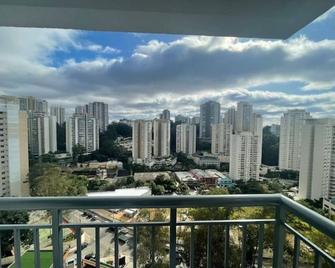 703 · Apto inteiro Morumbi 703 ( 5 min-Hosp Einstein) - 圣保罗 - 阳台