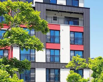 東門床位收音機旅館 - 济州 - 建筑