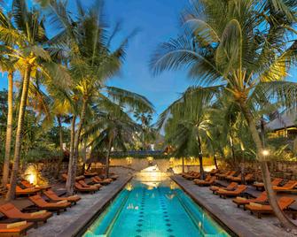 巴厘岛贝诺瓦诺富特酒店 - South Kuta - 游泳池