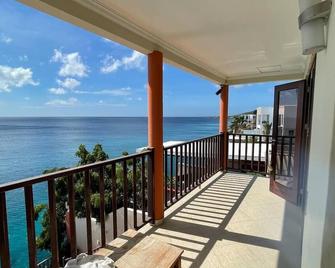 Lagun Ocean View Villa with Own Private Beach - 威廉斯塔德 - 阳台