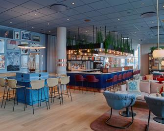 Scandic Oceanhamnen - 赫尔辛堡 - 酒吧