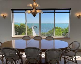 Oceanfront Home-Pool, Dock-Available Daily, Weekly or Monthly. - Summerland Key - 餐厅