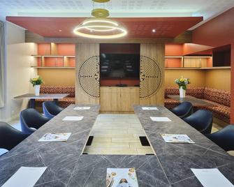 夏特尔教堂美居酒店 - 沙特尔 - 休息厅