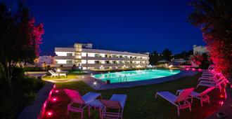 维多利亚酒店度假村游泳池及 Spa - 奥特朗托 - 游泳池