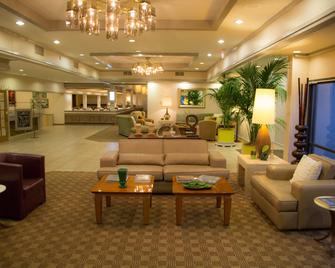 Inn at the Commons - 梅德福 - 大厅