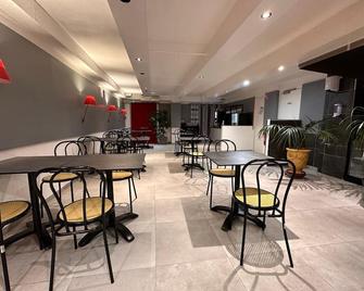 艾斯卡里阿里斯酒店 - 阿莱斯 - 餐馆