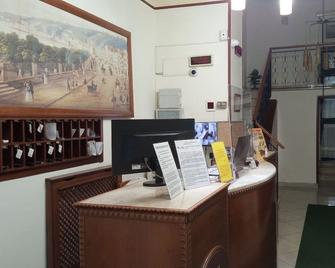 那不勒斯旅客酒店 - 那不勒斯 - 柜台