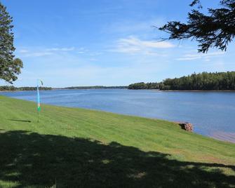 Gorgeous Mill River Beach Front Home - Mill River & Alberton, Pei, P.E.I. - 艾伯顿 - 海滩