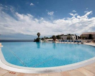 C036 Agréable appartement au sein d'une belle residence de vacances - 戛纳 - 游泳池