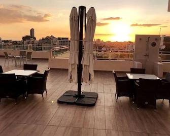 Santo Domingo Apartment With Rooftop Pool With Ocean & City Views - 圣多明各 - 阳台