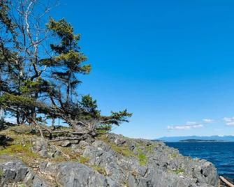 A Cozy Family get away suite in South Nanaimo - 纳奈莫 - 户外景观