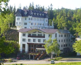 志贺高原夏雷德旅馆 - 山之內町 - 建筑