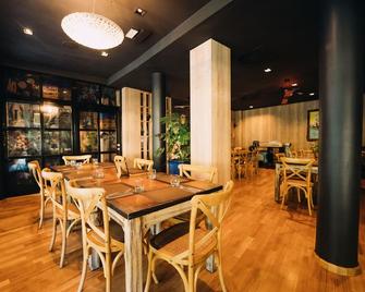 马里博尔竞技场酒店 - 马里博尔 - 餐馆