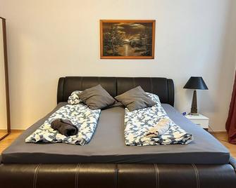 Neat 1BR Apt. Simmering - Ideal for Longstays - 维也纳 - 睡房