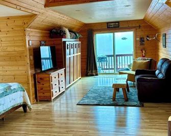 Serene location with Mountain and Sea views - 荷马 - 客厅