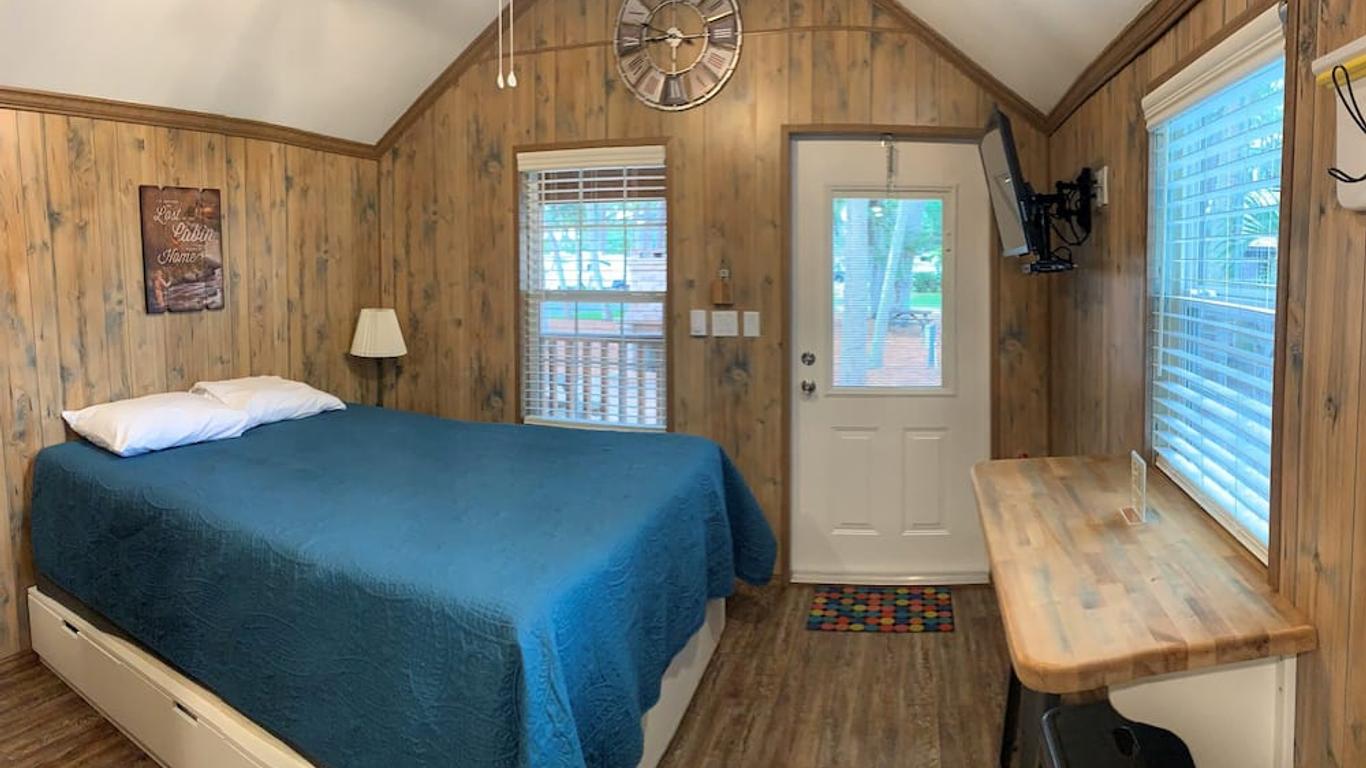 罗德朗纳旅游度假山林小屋