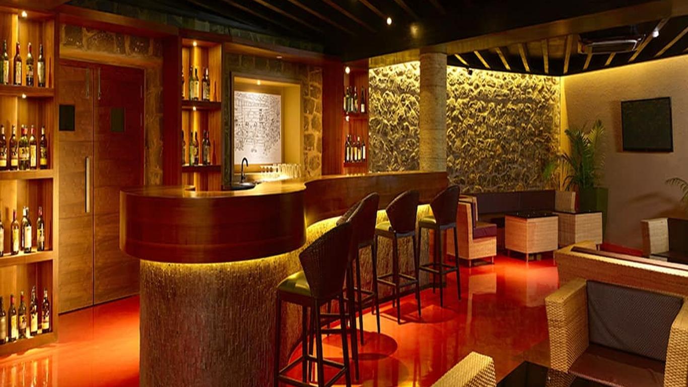 波翠萨诺瓦门廊酒店