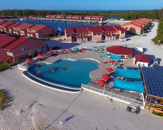 Beachfront ~ Breath Taking Viewbrbiminicove, South Bimini - Port Royal - 游泳池