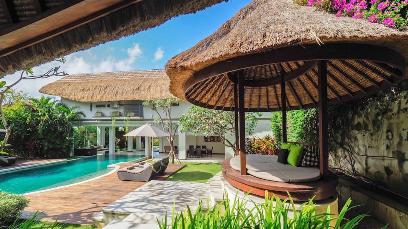 巴厘岛沙努尔图亚里奥豪华酒店