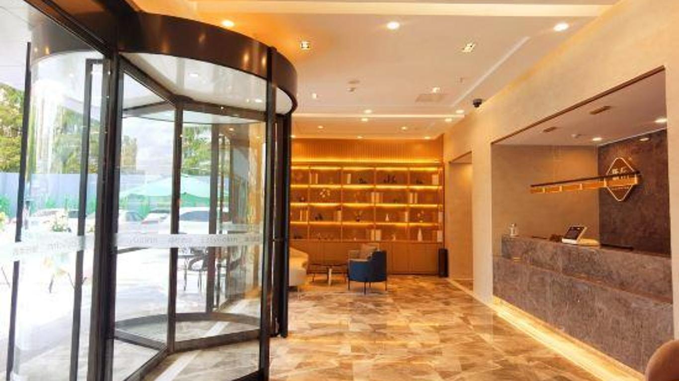 随行酒店·荟品(上海陆家嘴金融贸易区店)