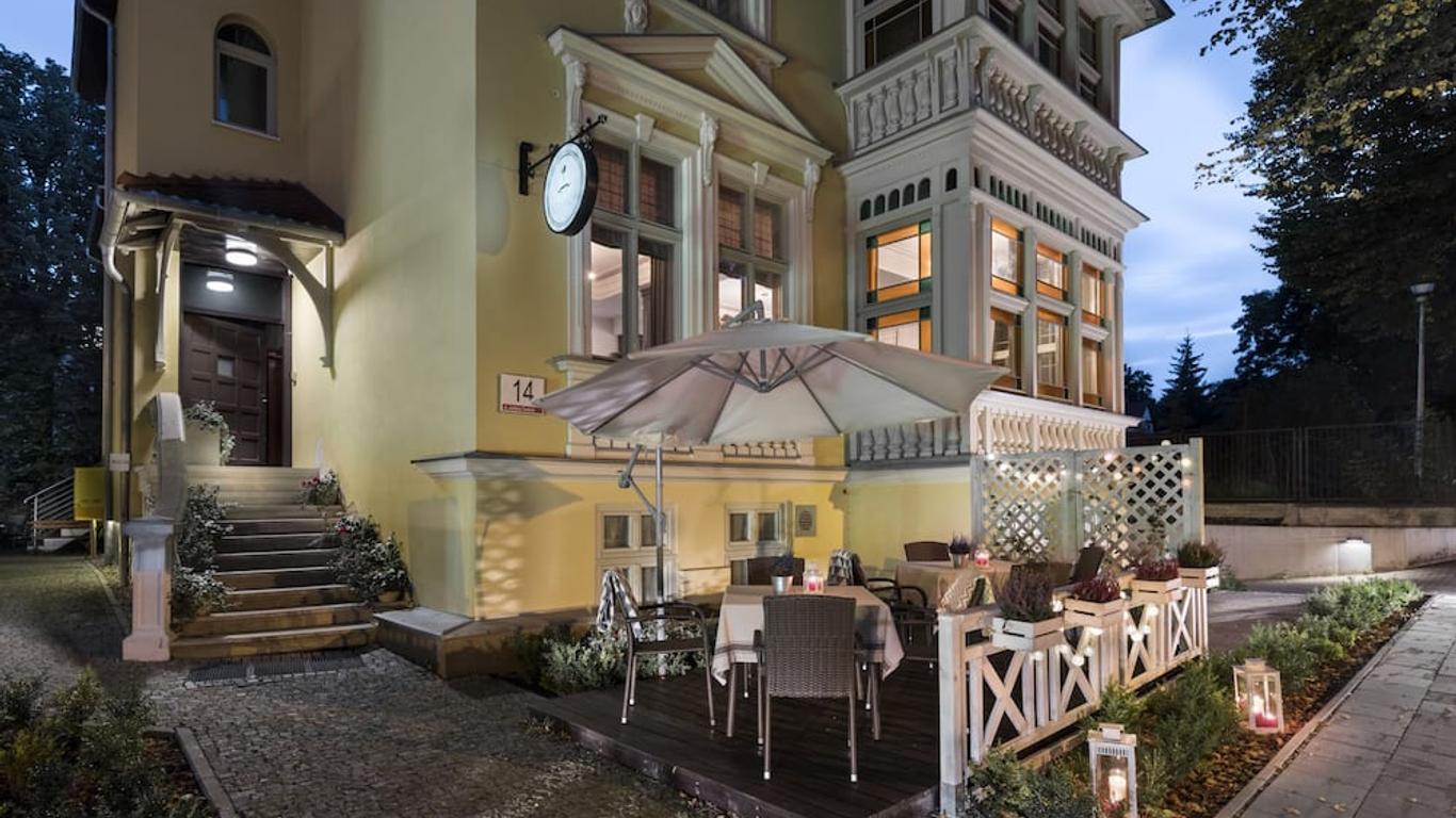 茵普莱思雅酒店