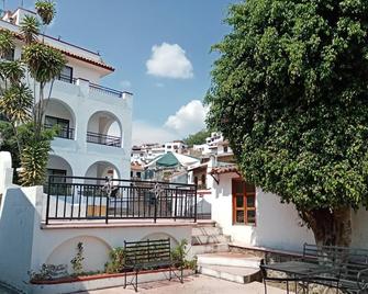 圣地亚哥皇马酒店 - 塔斯科 - 建筑