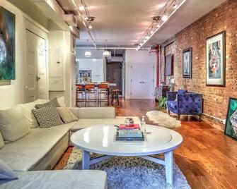 2,000 sq ft. quiet loft in the heart of Soho, message me for availability! - 纽约 - 客厅