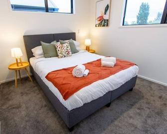 St Albans 2 bed townhouse with park - 基督城 - 睡房