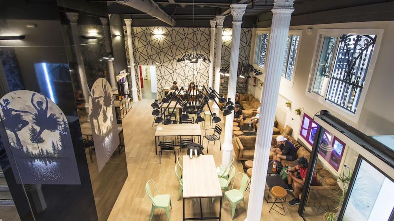 巴塞罗那哥特区公平点酒店
