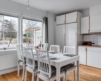 Uppsala Large family home beside forest - 乌普萨拉 - 餐厅