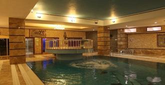 戈尔登公园酒店 - 科尼亚 - 游泳池