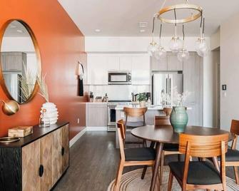 Gallery Retreat - Skyline Views - Zuni Lofts - 丹佛 - 餐厅